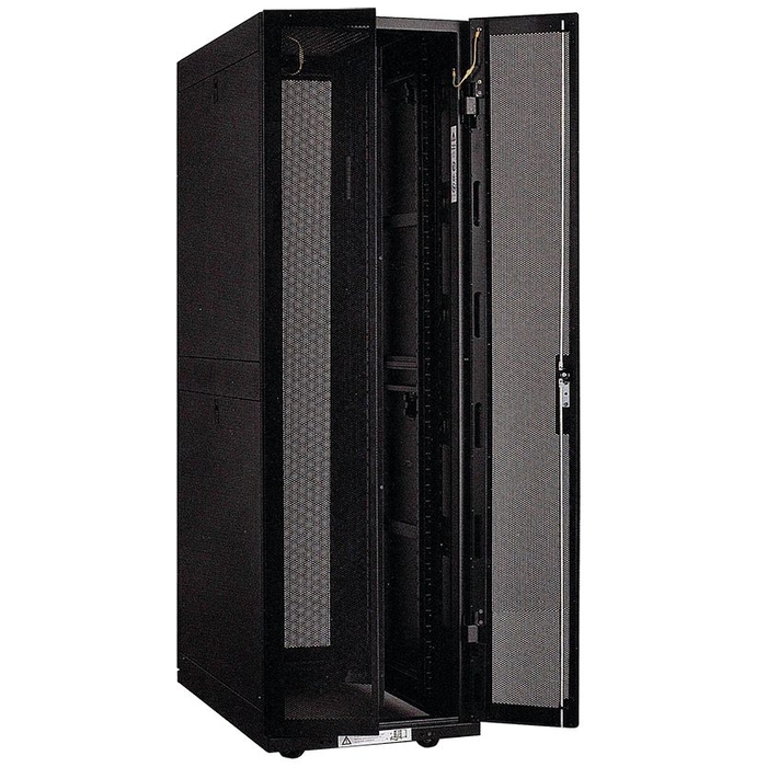 На фото: шкаф серверный (телекоммуникационный)  ls05-48u82-2p2p-z-2 ITK LINEA 