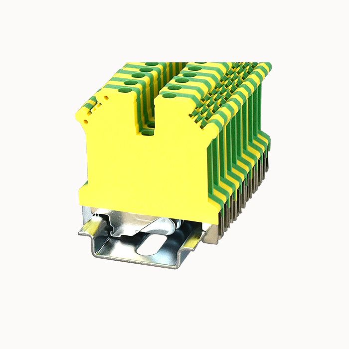 На фото: Клеммы заземления pc2.5-pe-01p-1y-00a(h) DEGSON (Дегсон) 