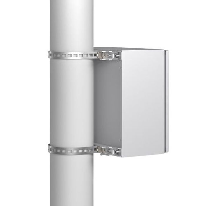 На фото: шкаф серверный (телекоммуникационный)  le35-krst-m8-300-6035-z ITK LINEA 